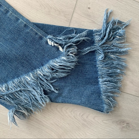 Zara Ripped Jeans (ripped/frayed bottoms) - Picture 3 of 4